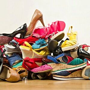 Unlisted shoes for live